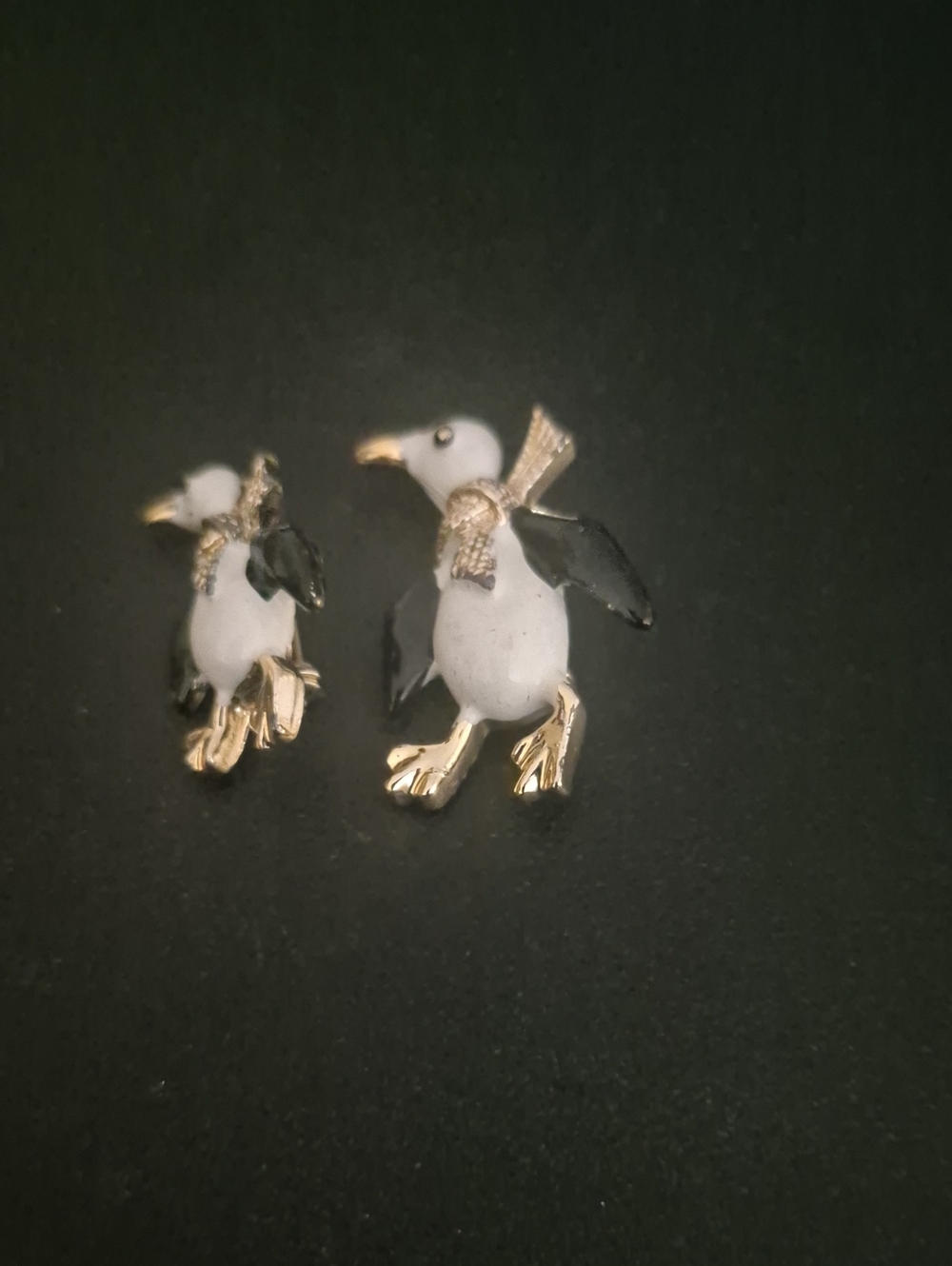 Source Unknown Gold-Tone Black & White Penguin Brooch Set